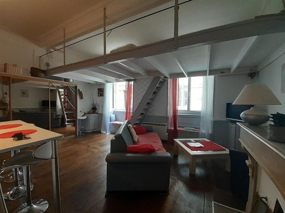 Coquet Studio En Mezzanine Nuit Pour 2 Personnes Saint-Girons  Exterior photo