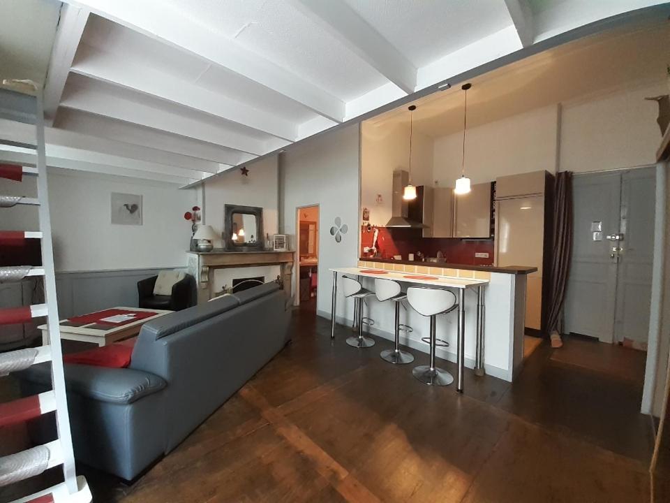 Coquet Studio En Mezzanine Nuit Pour 2 Personnes Saint-Girons  Exterior photo